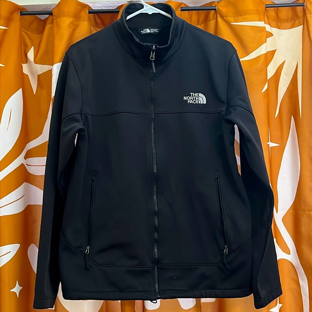 Men’s Black NorthFace Sz M coat in AWESOME condition